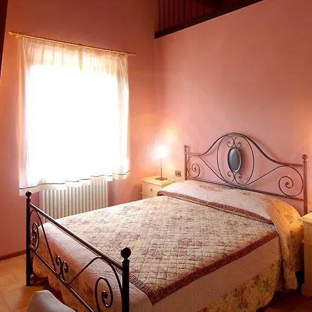 مزرعة للإقامة Verziere Fermignano